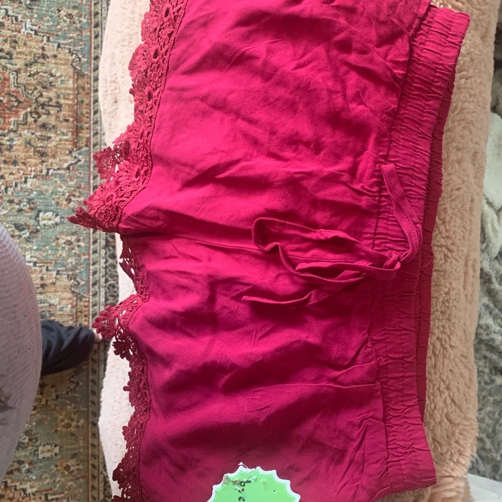 Super cute fuschia summer shorts size med - Picture 4 of 5